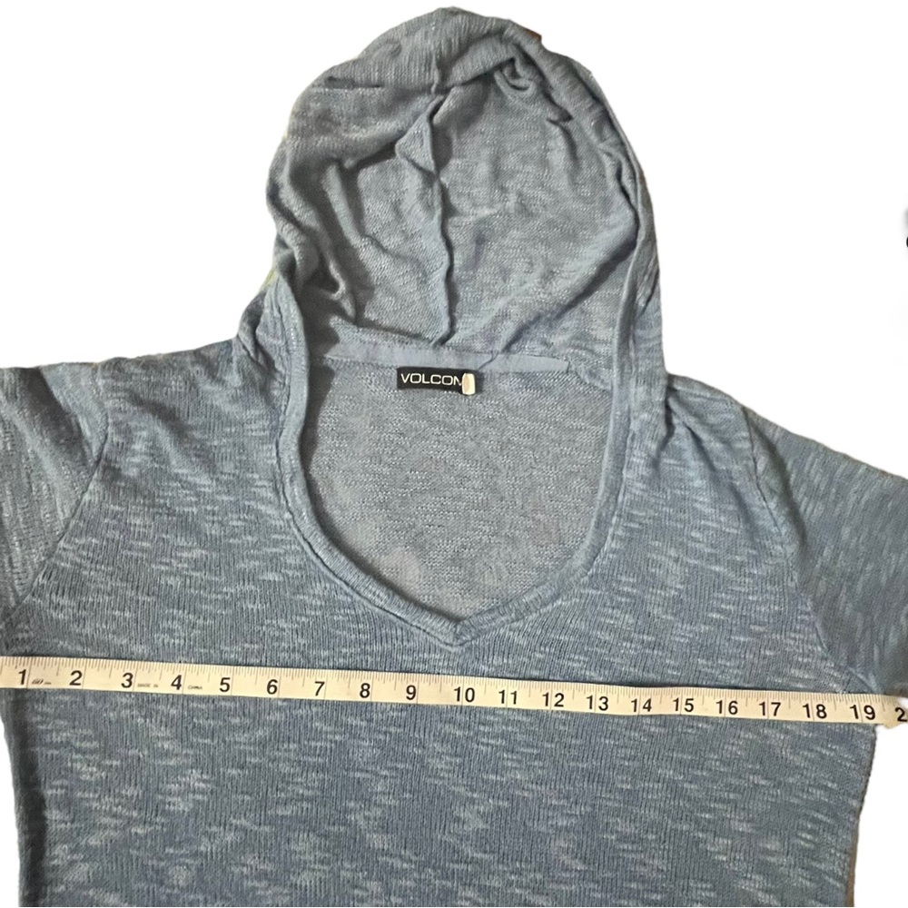 Sold-Volcom sheer hoody size medium blue. Preowned great condition. - Picture 2 of 9